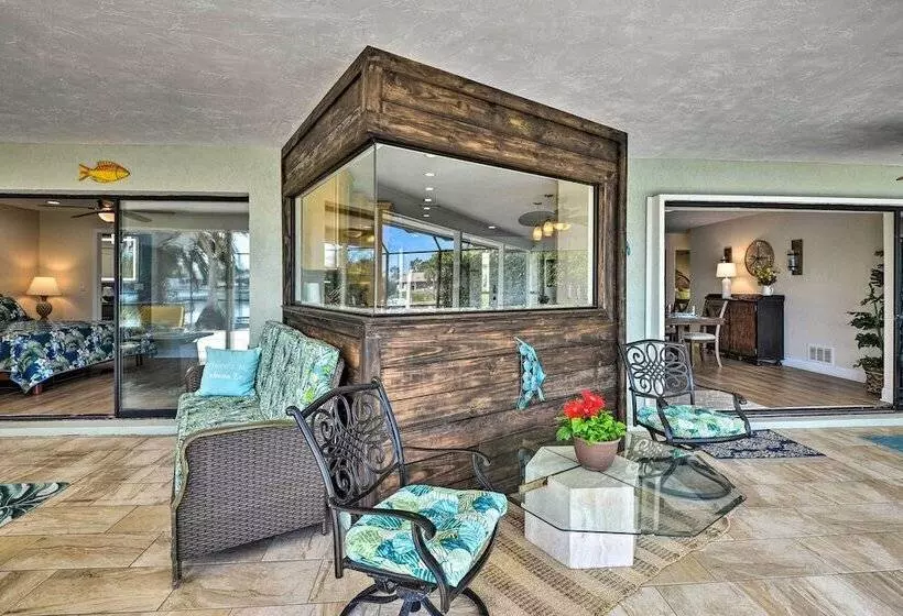 Palm Coast Home W/ Outdoor Oasis & Private Dock!