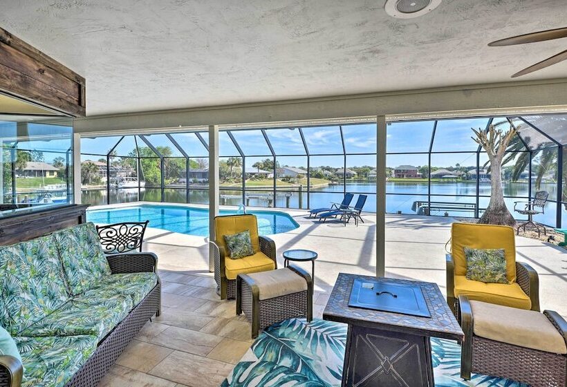 Palm Coast Home W/ Outdoor Oasis & Private Dock!