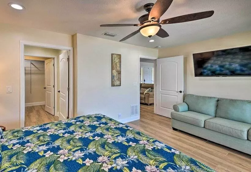 Palm Coast Home W/ Outdoor Oasis & Private Dock!