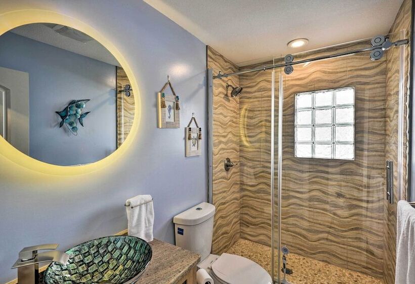 Palm Coast Home W/ Outdoor Oasis & Private Dock!