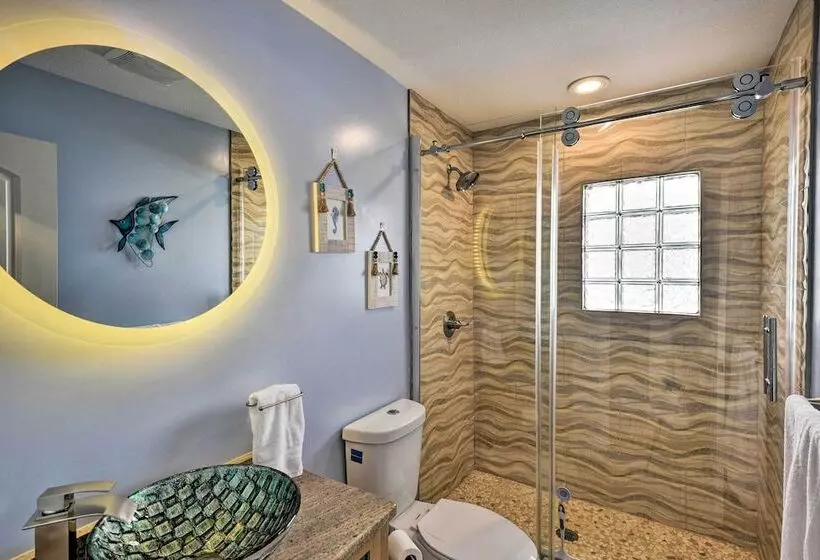 Palm Coast Home W/ Outdoor Oasis & Private Dock!