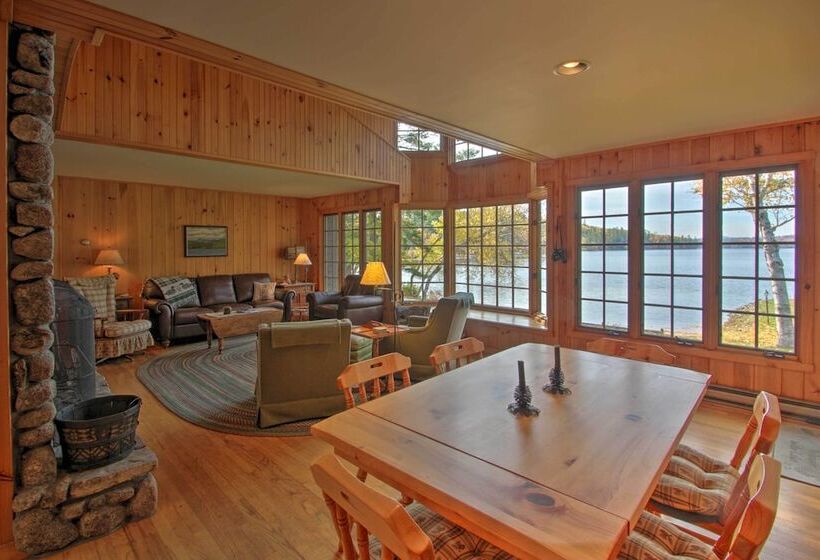 Lakefront Escape W/ Deck & Kayaks In Lovell!