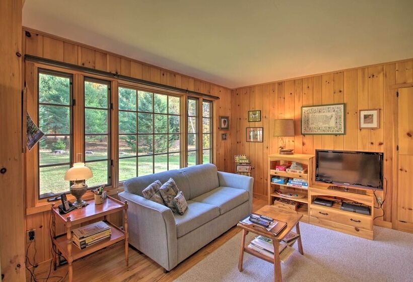 Lakefront Escape W/ Deck & Kayaks In Lovell!