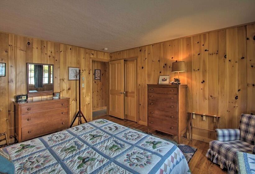 Lakefront Escape W/ Deck & Kayaks In Lovell!