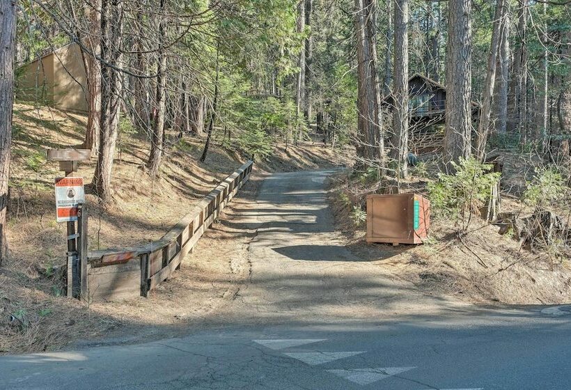 Walk Downtown: Arnold Cabin W/ Large Deck!