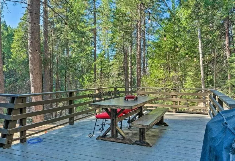 Walk Downtown: Arnold Cabin W/ Large Deck!