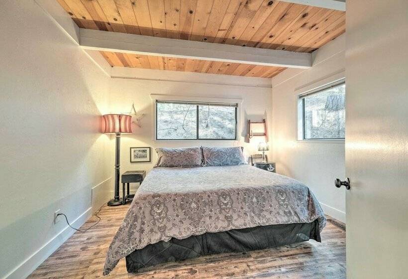 Walk Downtown: Arnold Cabin W/ Large Deck!