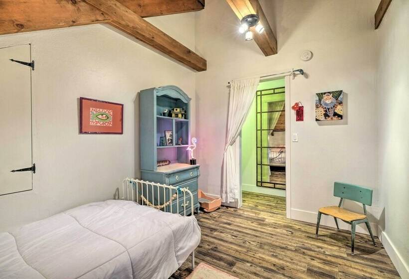 Walk Downtown: Arnold Cabin W/ Large Deck!