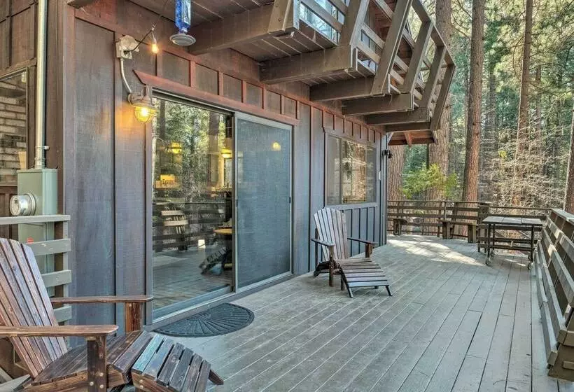 Walk Downtown: Arnold Cabin W/ Large Deck!
