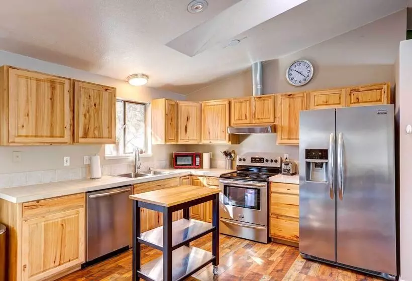 Pet Friendly Bend Home ~ 2 Mi To Downtown