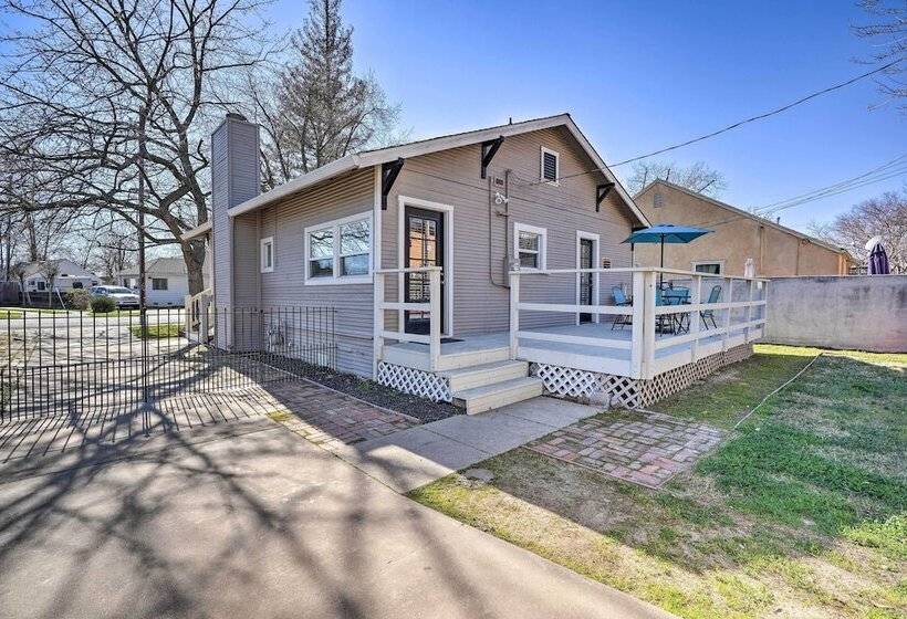 Pet Friendly Sacramento Home ~ 5 To Downtown!