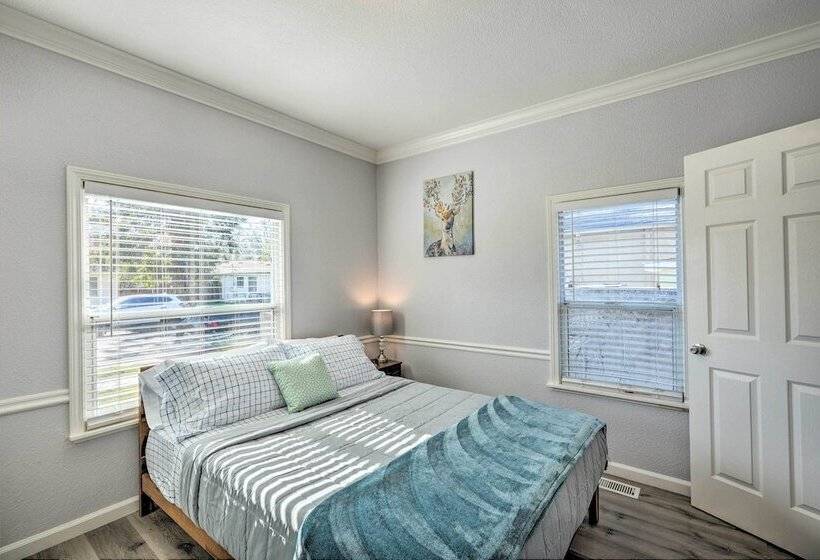 Pet Friendly Sacramento Home ~ 5 To Downtown!