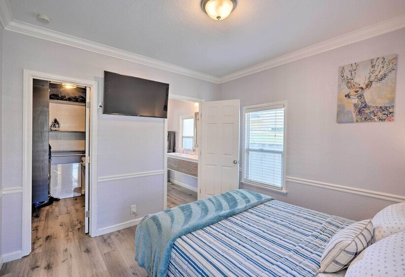 Pet Friendly Sacramento Home ~ 5 To Downtown!