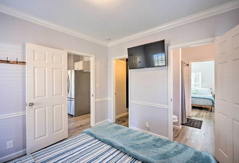 Pet Friendly Sacramento Home ~ 5 To Downtown!