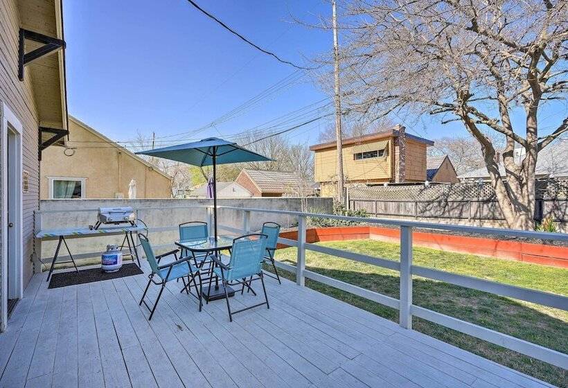 Pet Friendly Sacramento Home ~ 5 To Downtown!