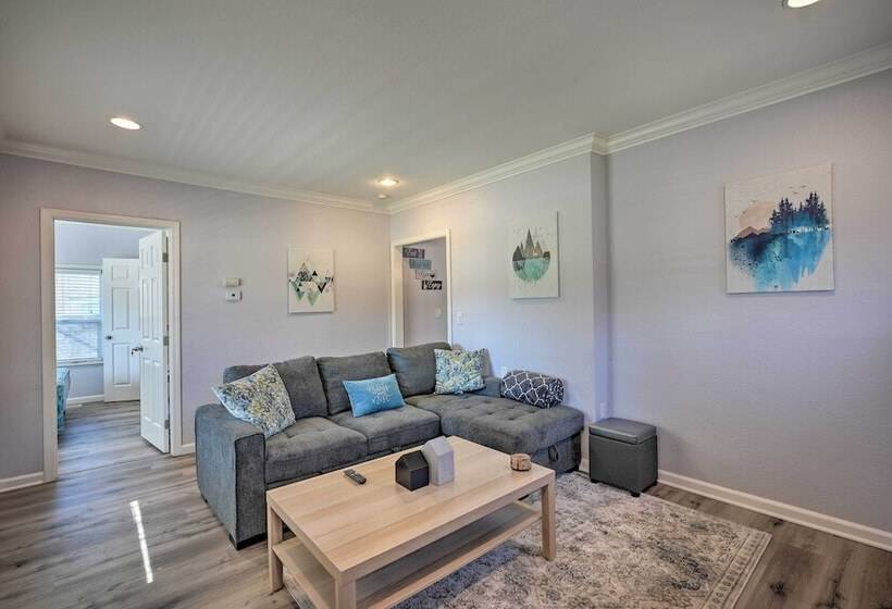 Pet Friendly Sacramento Home ~ 5 To Downtown!