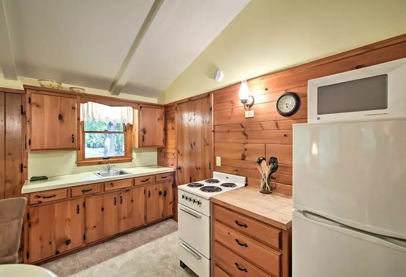 Pine Cottage  Duplex W/ Deck: Walk To State Park!