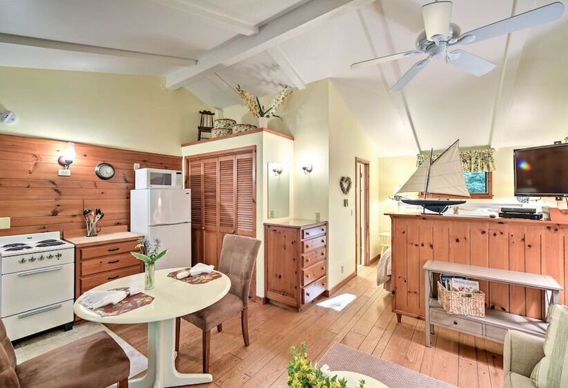 Pine Cottage  Duplex W/ Deck: Walk To State Park!