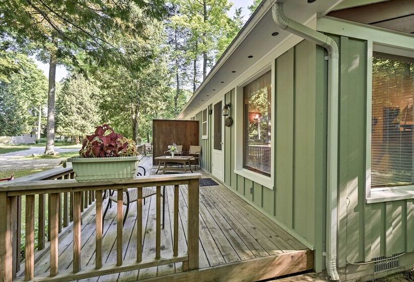 Pine Cottage  Duplex W/ Deck: Walk To State Park!