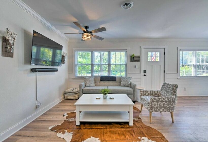 Quiet Modern Farmhouse, 4 Mi To Downtown