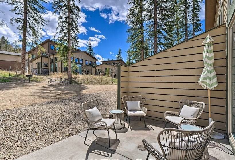 Rendezvous Buckhorn Cabin  By Hiking Trails