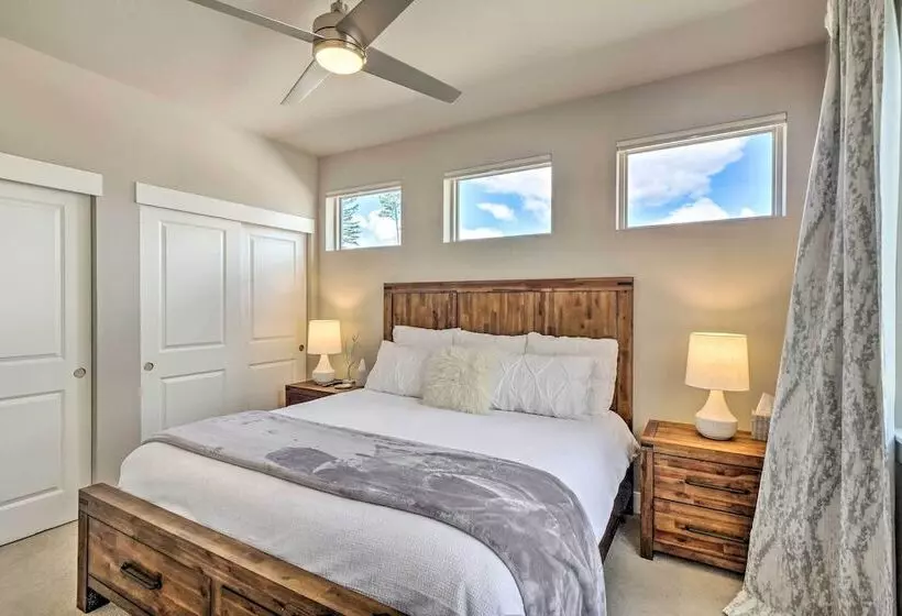 Rendezvous Buckhorn Cabin  By Hiking Trails