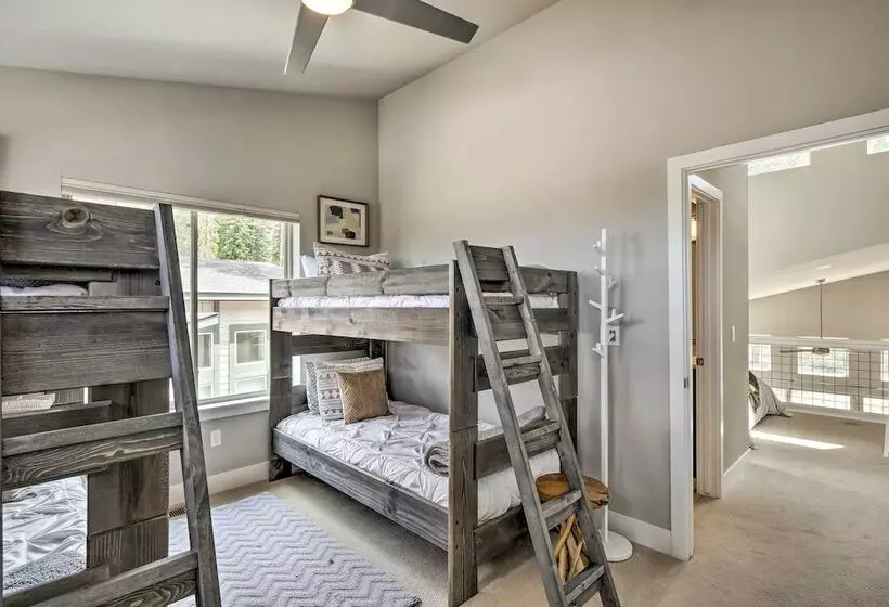 Rendezvous Buckhorn Cabin  By Hiking Trails