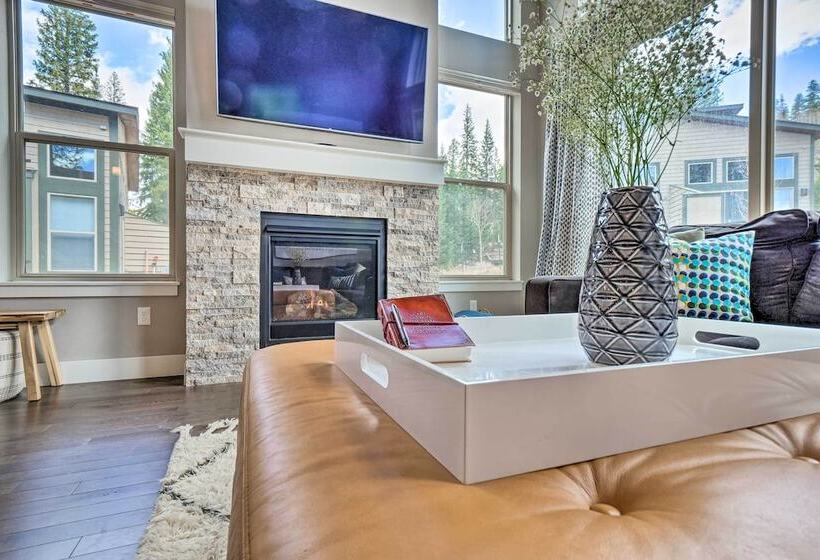 Rendezvous Buckhorn Cabin  By Hiking Trails