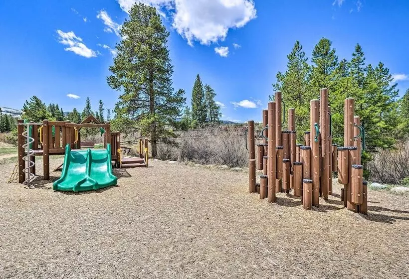 Rendezvous Buckhorn Cabin  By Hiking Trails