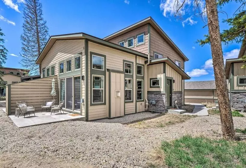 Rendezvous Buckhorn Cabin  By Hiking Trails