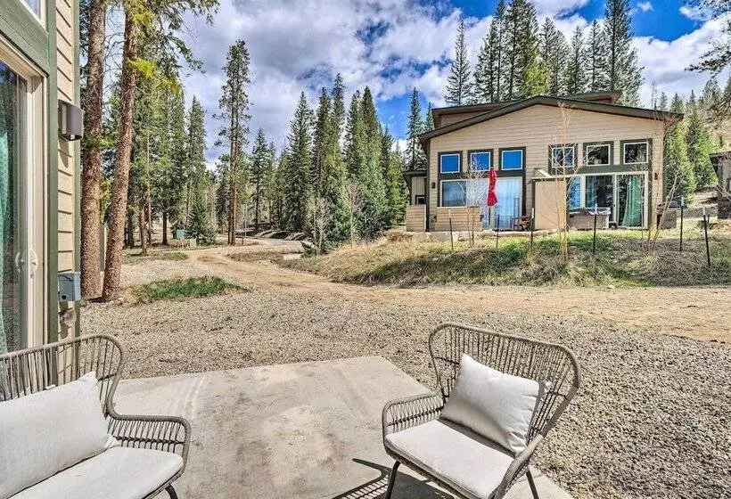 Rendezvous Buckhorn Cabin  By Hiking Trails