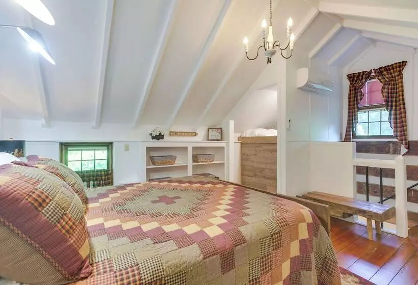 Restored Buchanan Log Cabin On 9 Mile Creek!