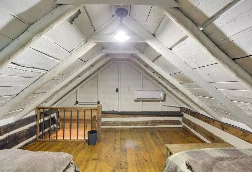 Restored Buchanan Log Cabin On 9 Mile Creek!