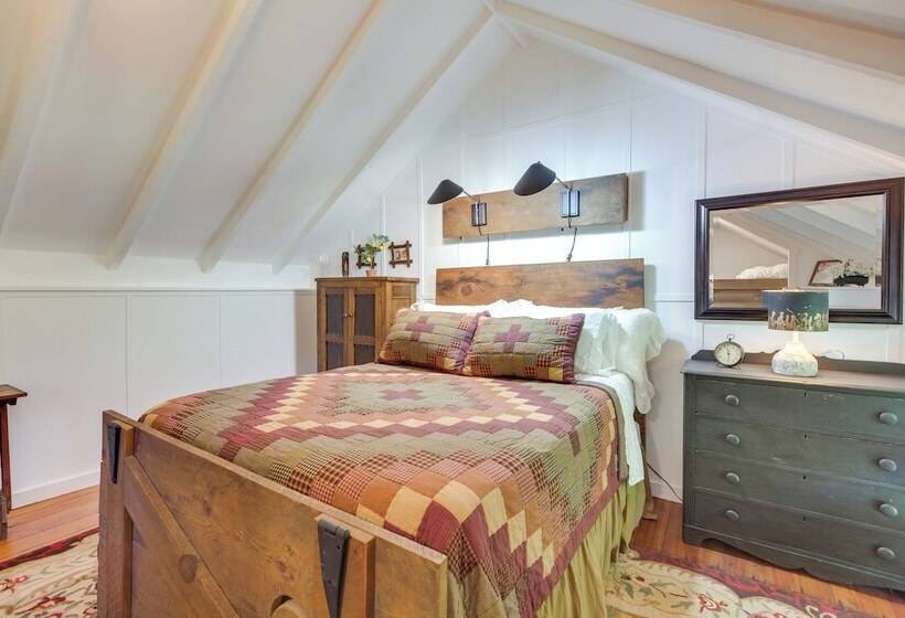 Restored Buchanan Log Cabin On 9 Mile Creek!