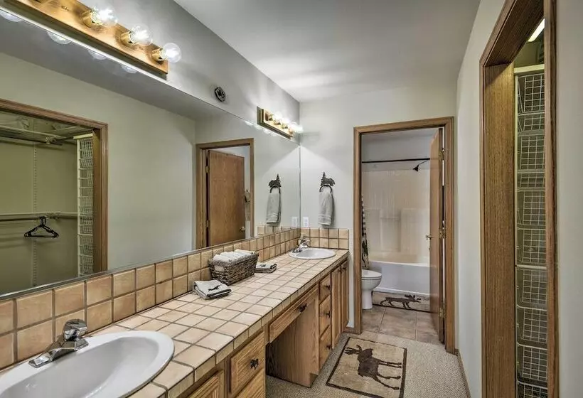 Rocky Mountain Home W/ Deck   Near Fishing & Dtwn!