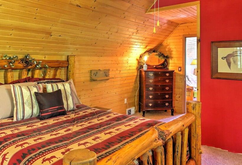 Roomy House On 2 Acres   2 Mi To Egg Harbor Beach!