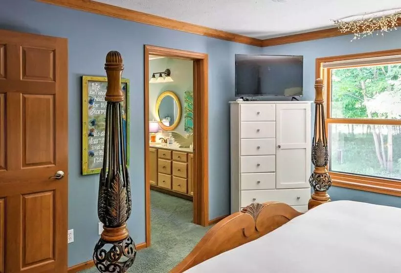 Roomy House On 2 Acres   2 Mi To Egg Harbor Beach!