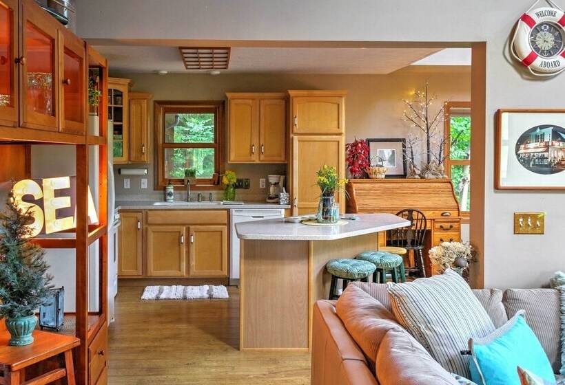 Roomy House On 2 Acres   2 Mi To Egg Harbor Beach!