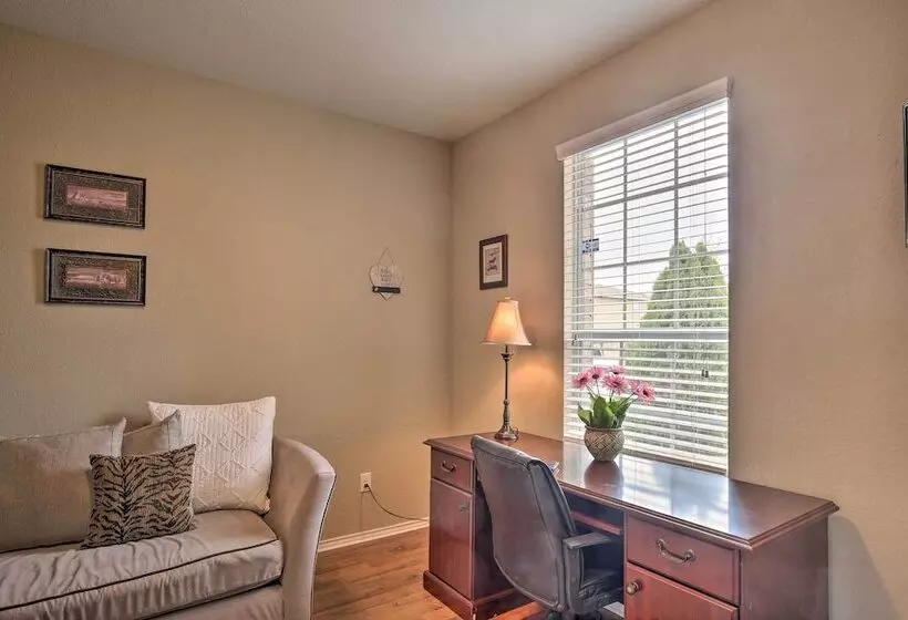 San Antonio Abode Near Golf, Shops + Dining!
