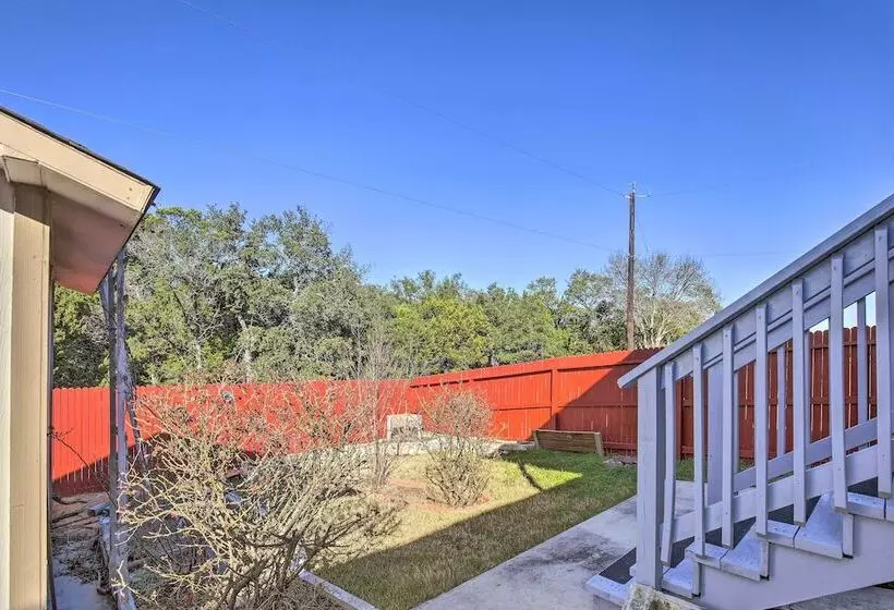 San Antonio Abode Near Golf, Shops + Dining!