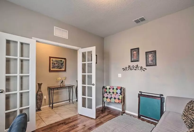 San Antonio Abode Near Golf, Shops + Dining!