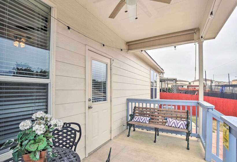 San Antonio Abode Near Golf, Shops + Dining!