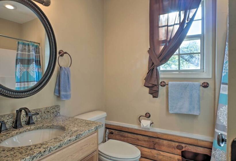 Scottsboro Cabin W/ Fire Pit & Resort Access