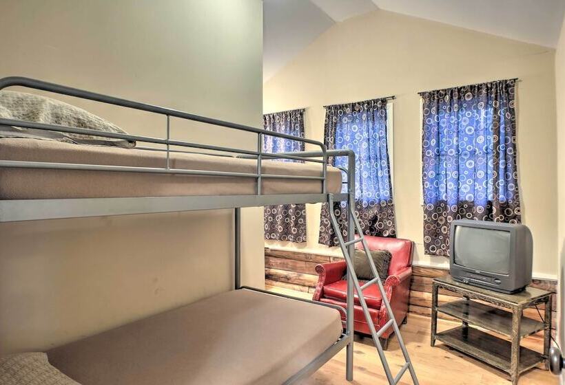 Scottsboro Cabin W/ Fire Pit & Resort Access