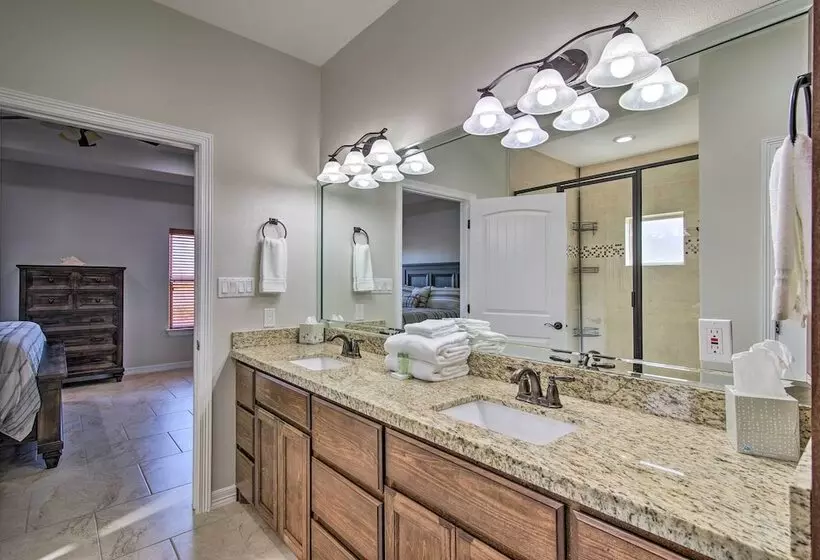 South Padre Paradise W/ Saltwater Pool Near Golf!