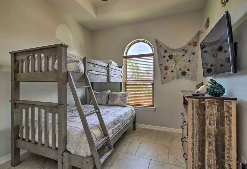 South Padre Paradise W/ Saltwater Pool Near Golf!