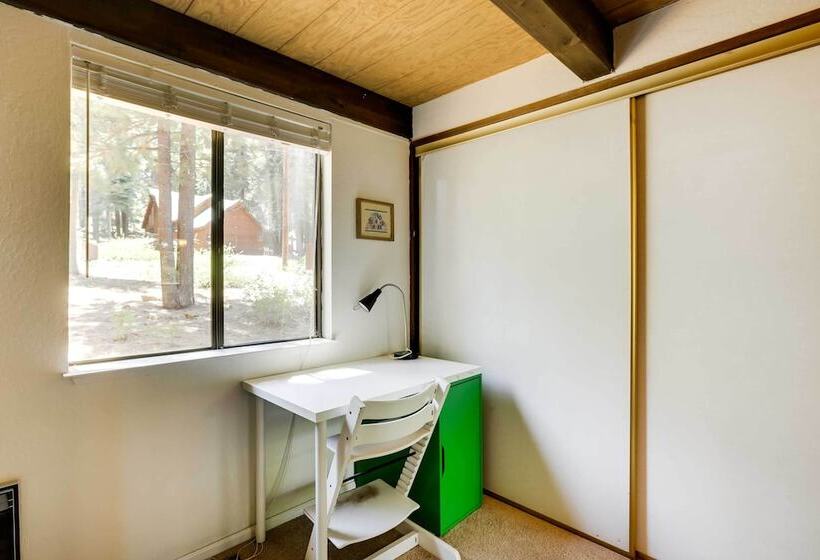 Spacious Cabin W/ Deck, < 3 Mi To Donner Lake