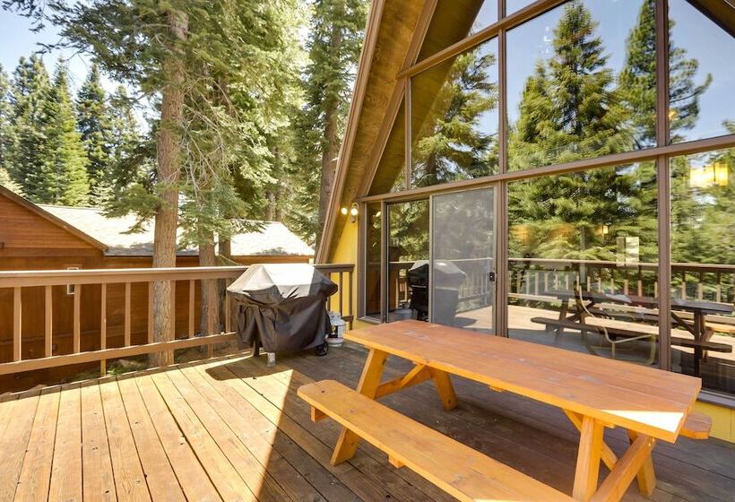 Spacious Cabin W/ Deck, < 3 Mi To Donner Lake