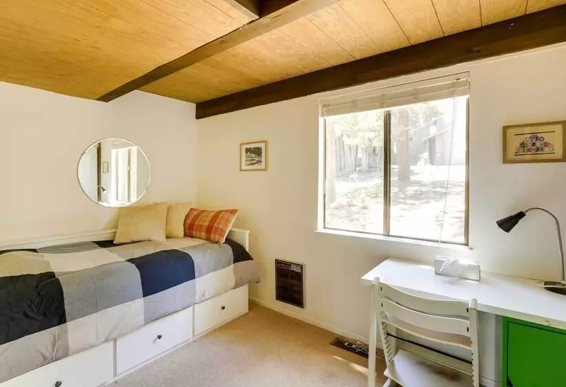 Spacious Cabin W/ Deck, < 3 Mi To Donner Lake