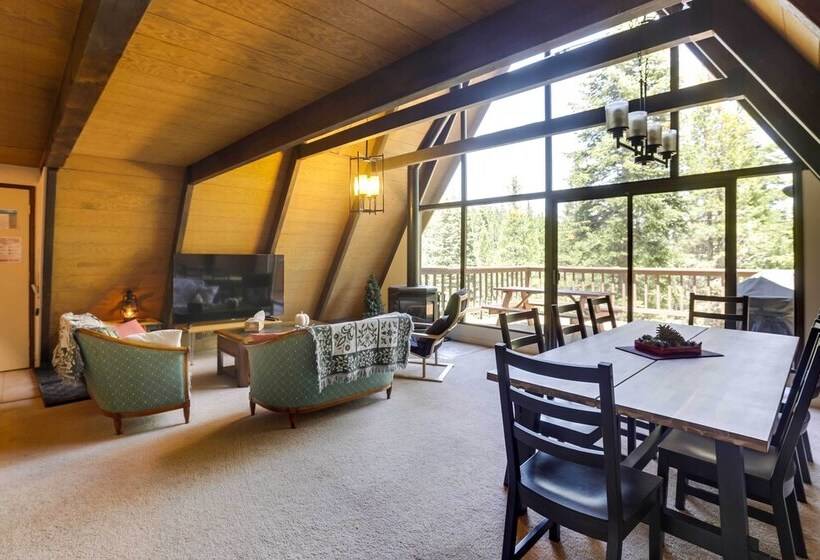 Spacious Cabin W/ Deck, < 3 Mi To Donner Lake